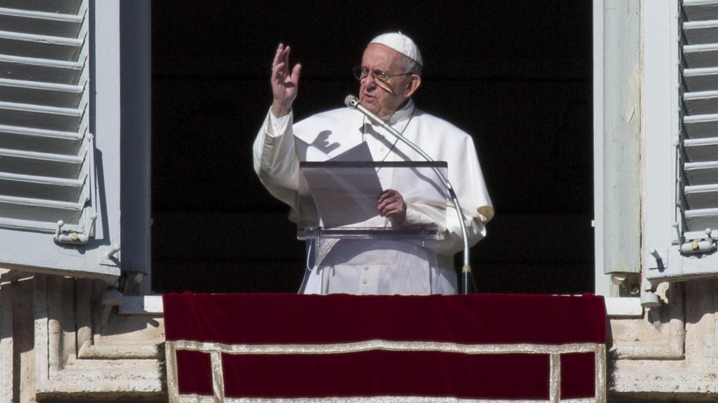 Il Papa: Accogliamo i migranti, anche noi siamo forestieri