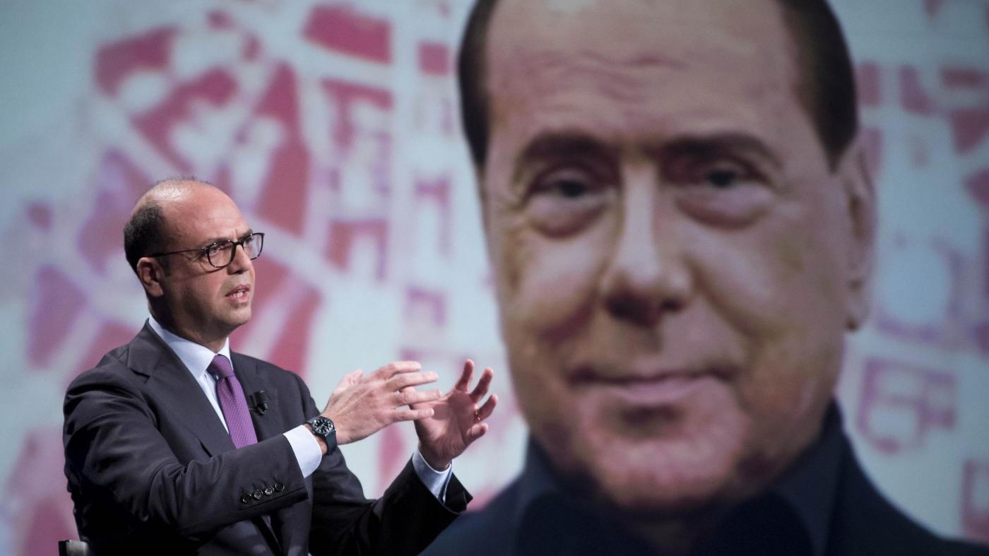 Alfano ‘punge’ Berlusconi: Si prepara ad alleanza con Pd