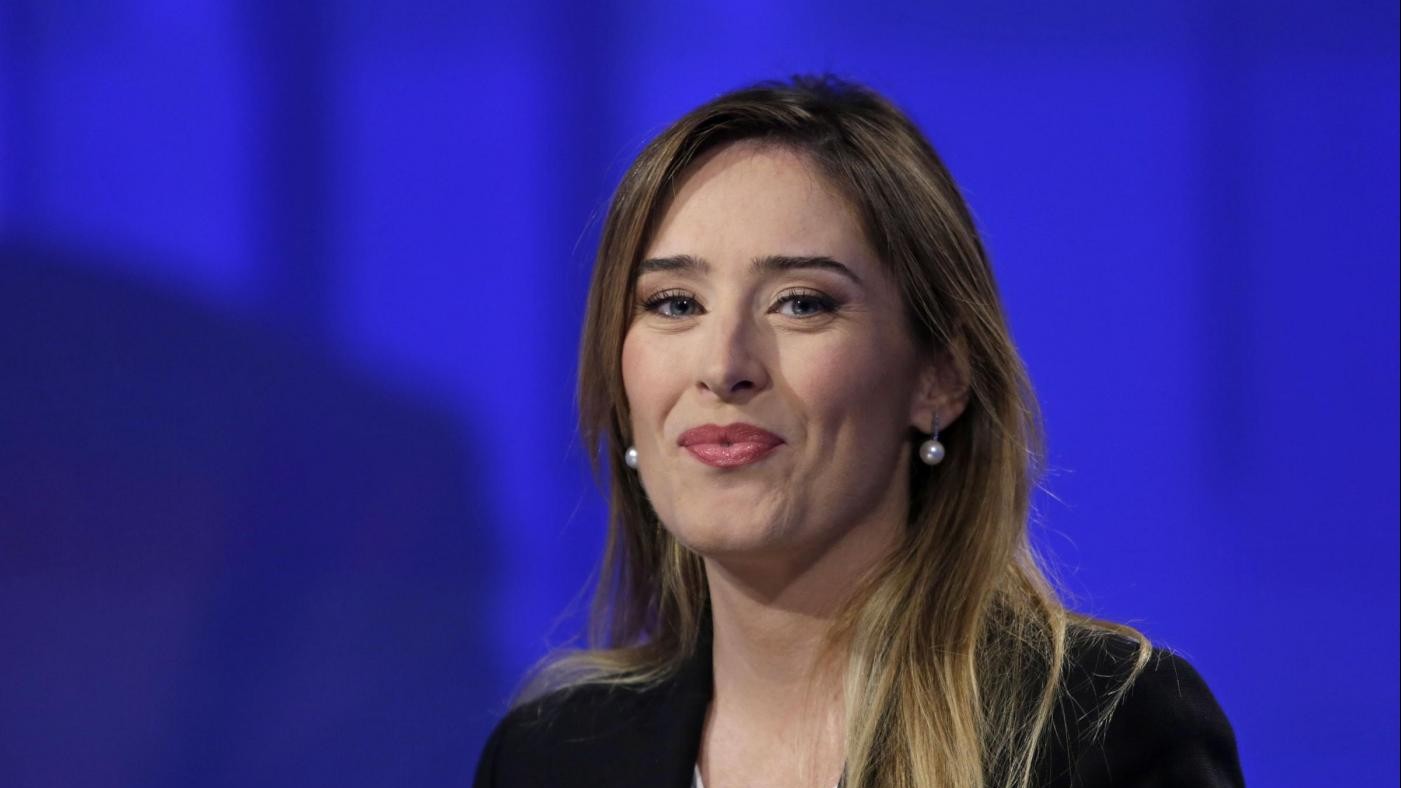 Calenda difende Boschi: E’ molto brava, contro di lei misoginia