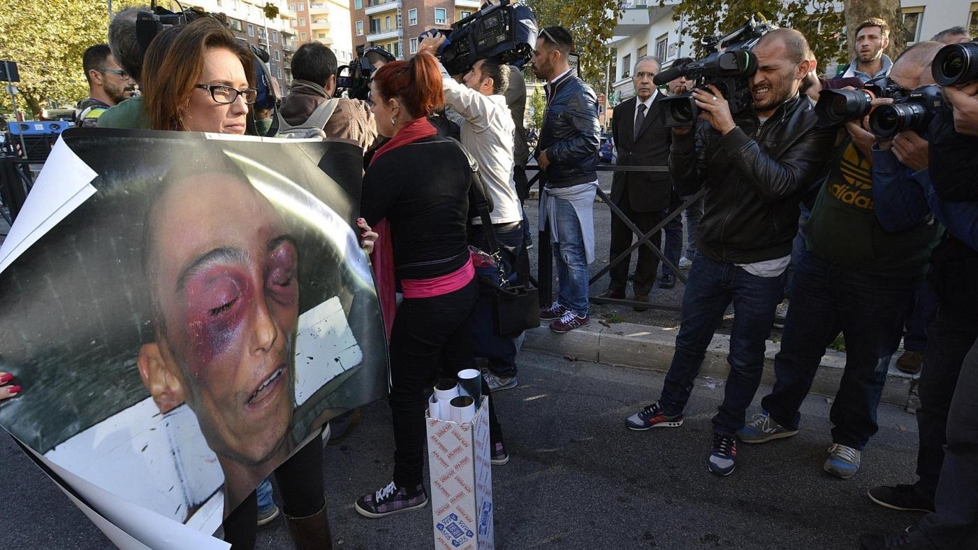 Cucchi, tre carabinieri accusati di omicidio preterintenzionale