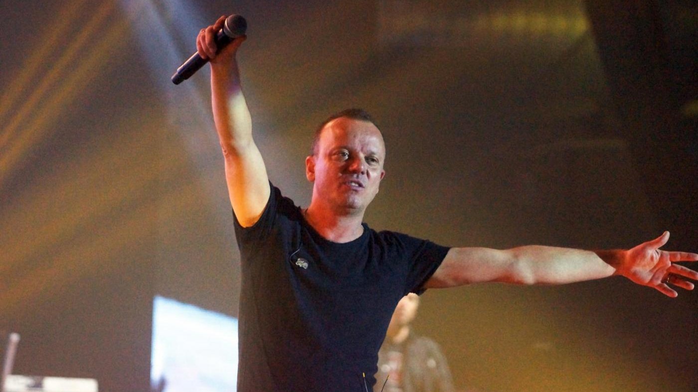 Gigi D’Alessio in gara a Sanremo: il 24 febbraio esce l’album