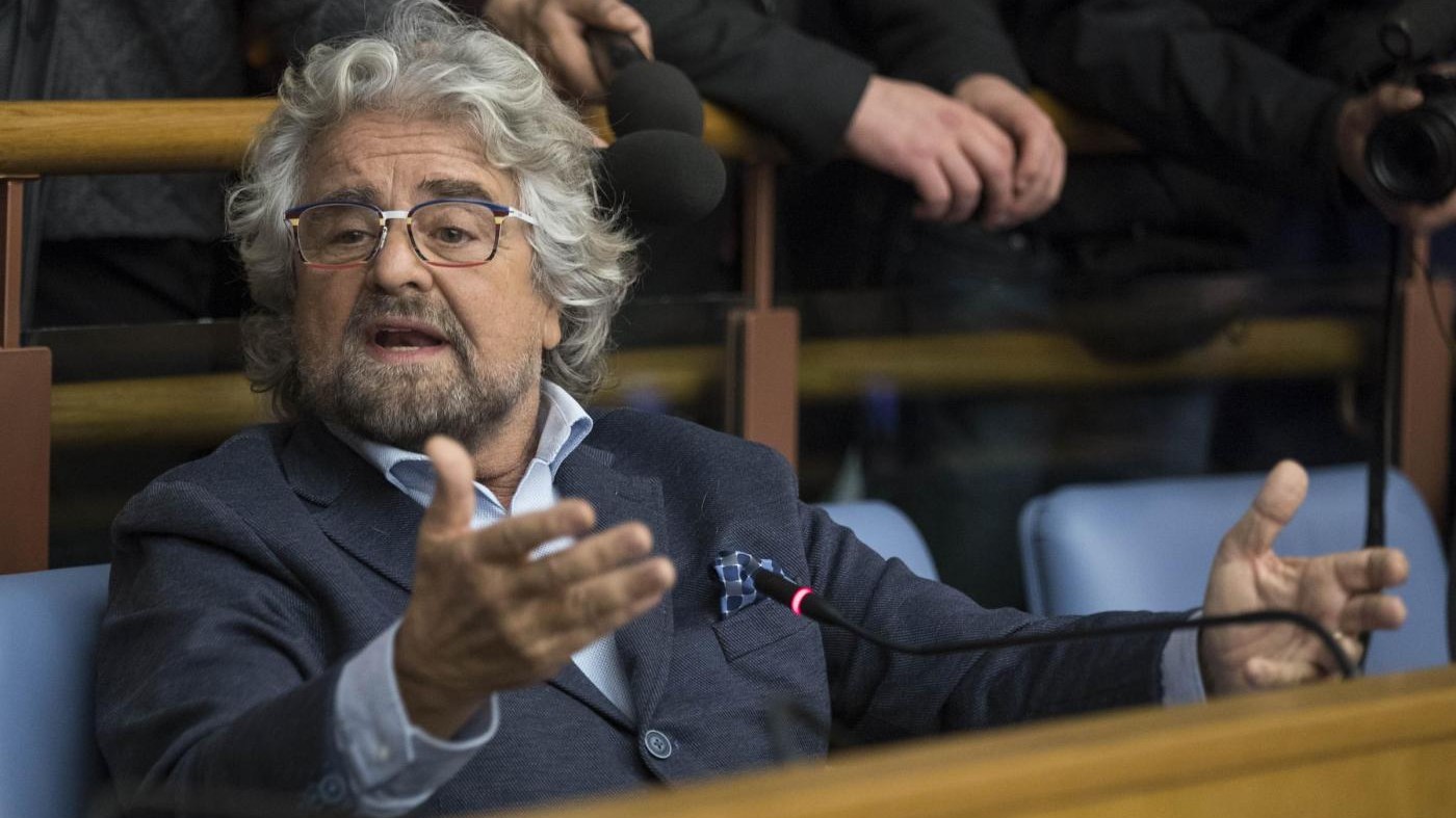 Grillo: Chi cambia casacca deve dimettersi, è fuori da M5S