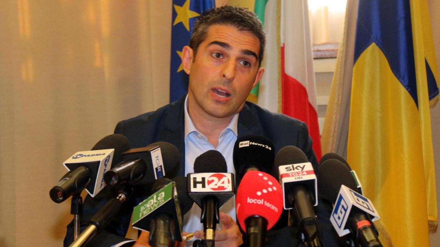 Pizzarotti annuncia: Mi ricandido a sindaco di Parma VIDEO