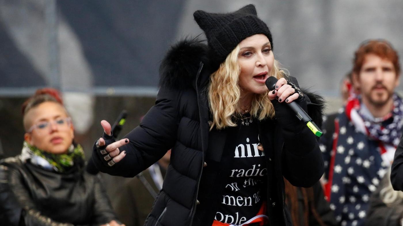 Usa, Madonna a sorpresa a marcia Washington: Fuck you Trump