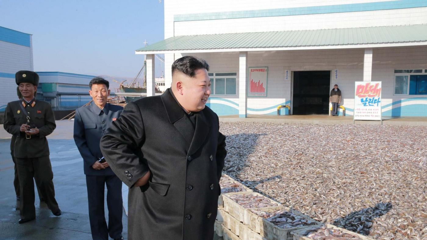 FOTO Kim Jong Un visita una stazione di pesca a Pyongyang