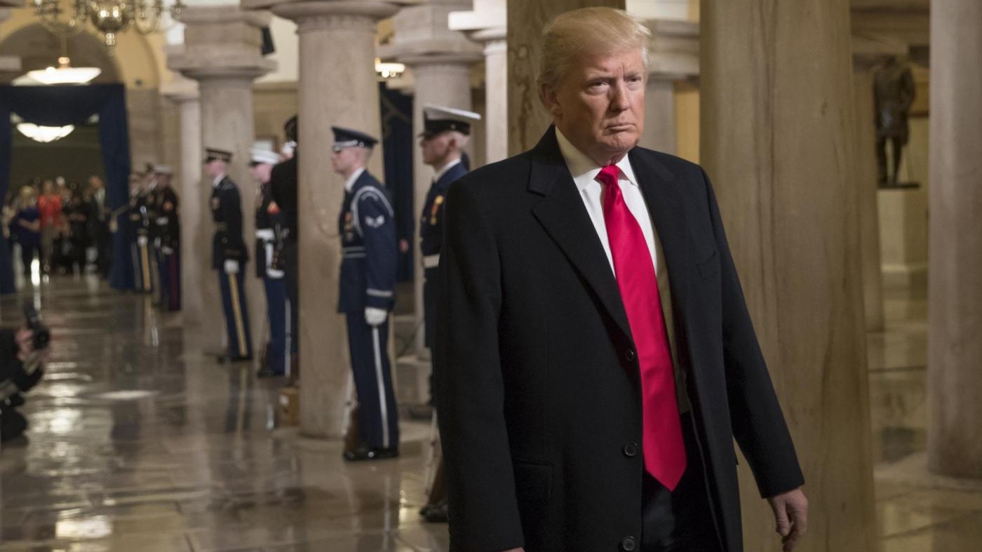 Trump si riappacifica con la Cia e dichiara guerra ai media
