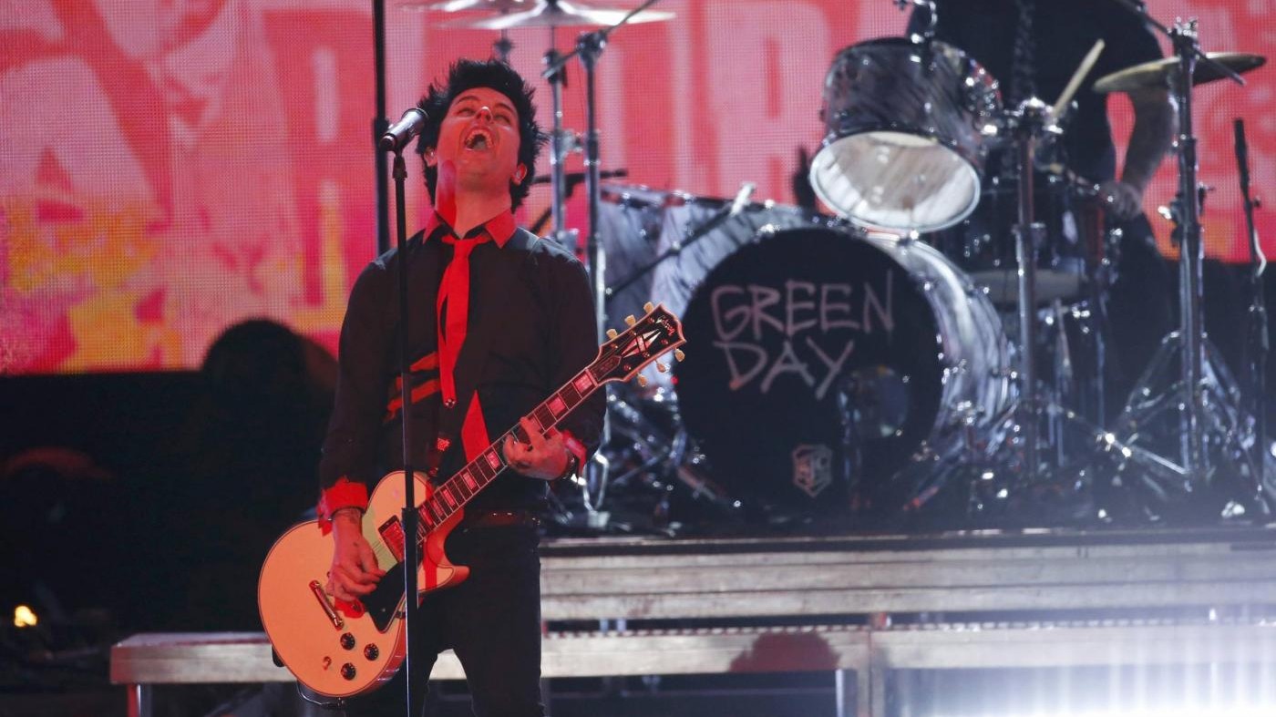 FOTO Green Day attaccano Trump sul palco degli AMA