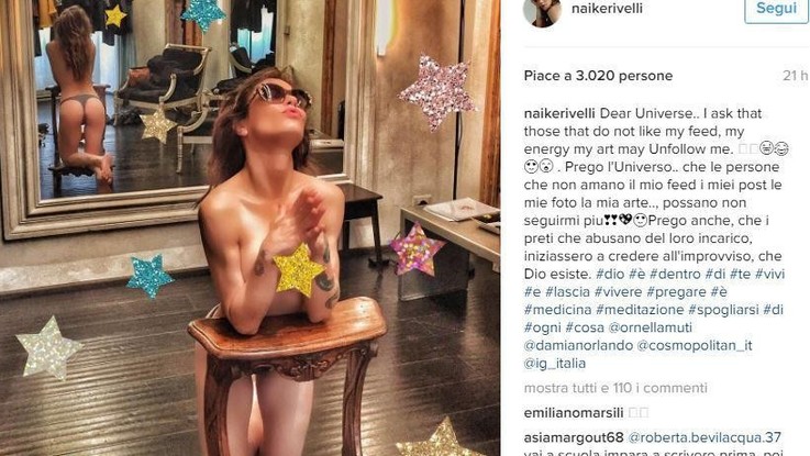 Naike Rivelli tra sacro e profano: l'attrice prega nuda su Instagram