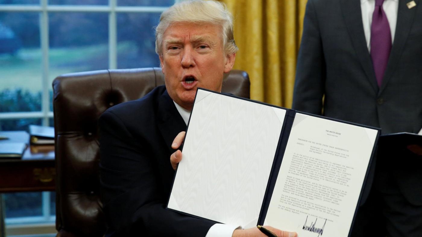 Trump ritira gli Usa dal Tpp, Mike Pompeo dirigerà la Cia