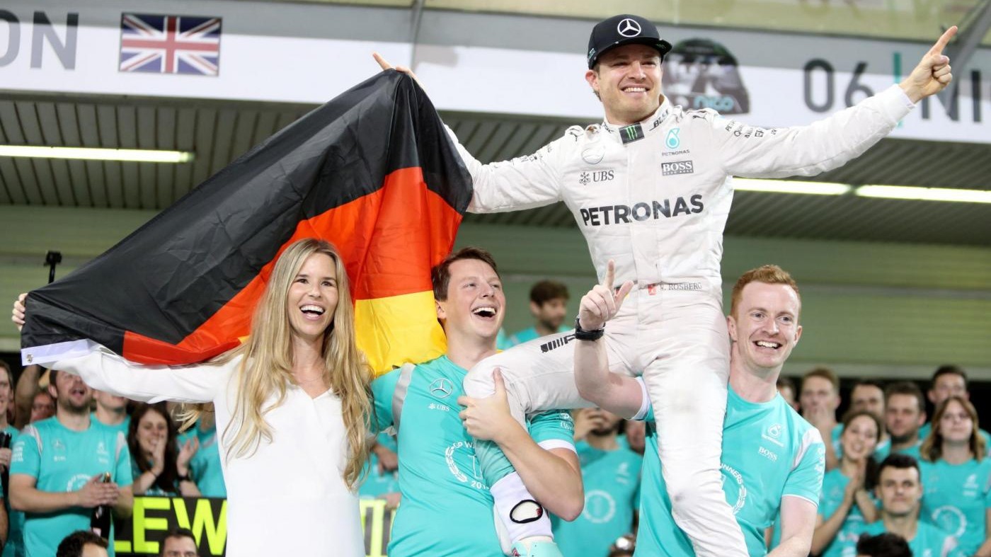 FOTO Formula 1, Rosberg a sorpresa si ritira