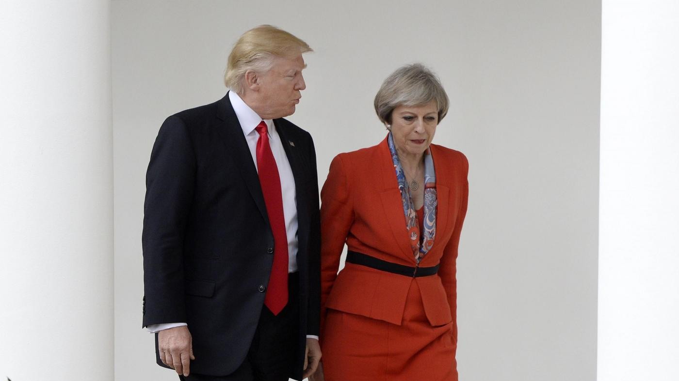 May contro Trump: Non sono d’accordo con la sua politica migratoria