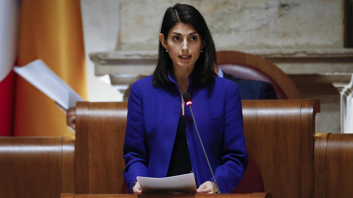 Roma, M5S: Nessun ‘piano b’, vicini a Raggi in momento difficile