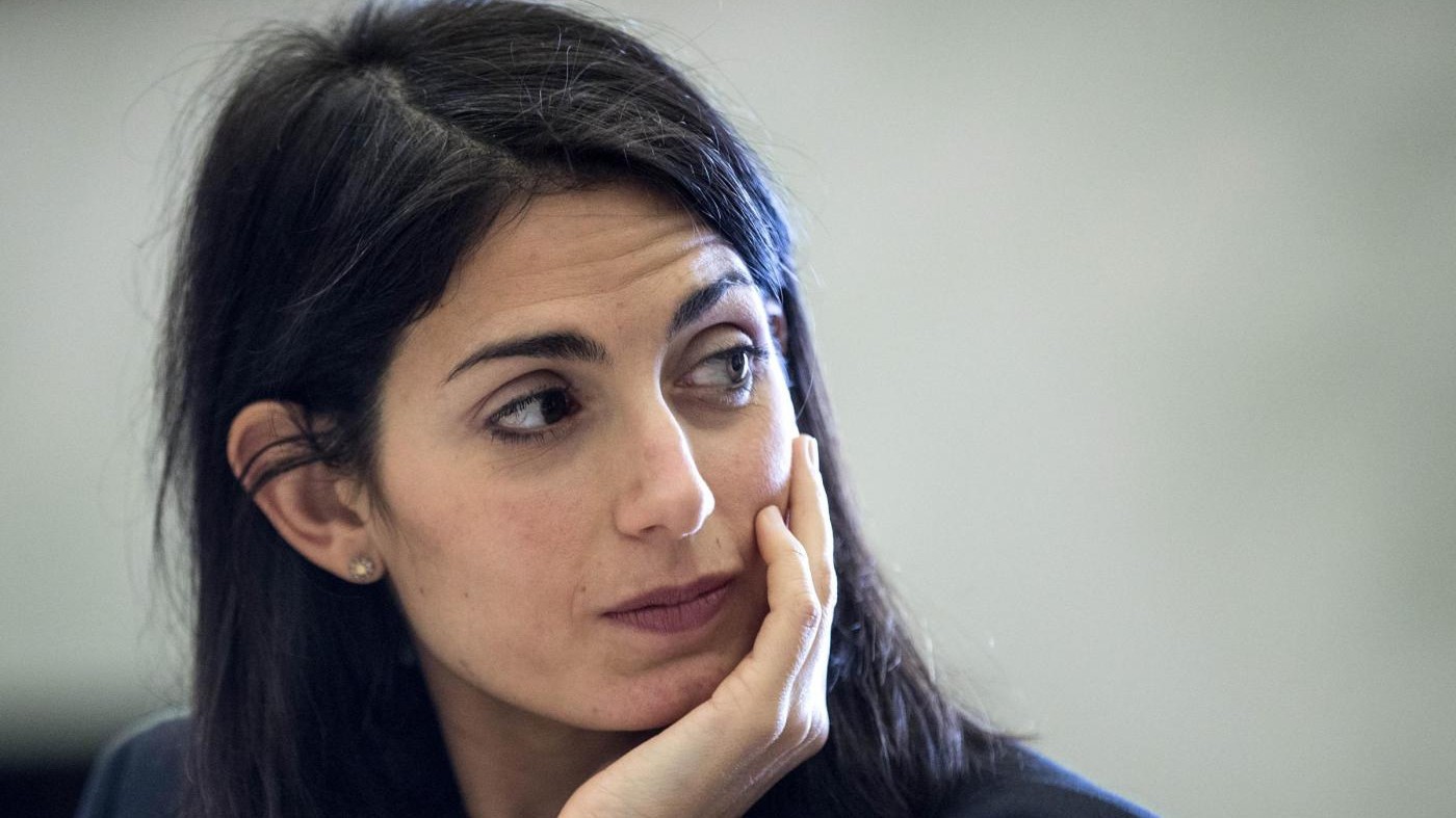 Caso Raggi, spunta polizza vita di Romeo per la sindaca