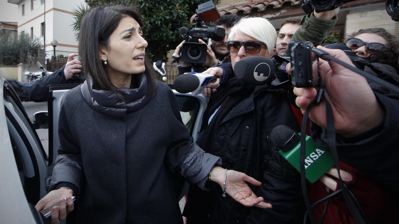 Caso Raggi, la sindaca di Roma: Non penso alle dimissioni