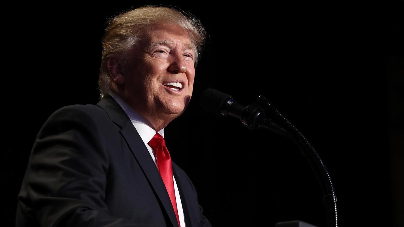 Attacco al Louvre, Trump: Americani fatevi furbi