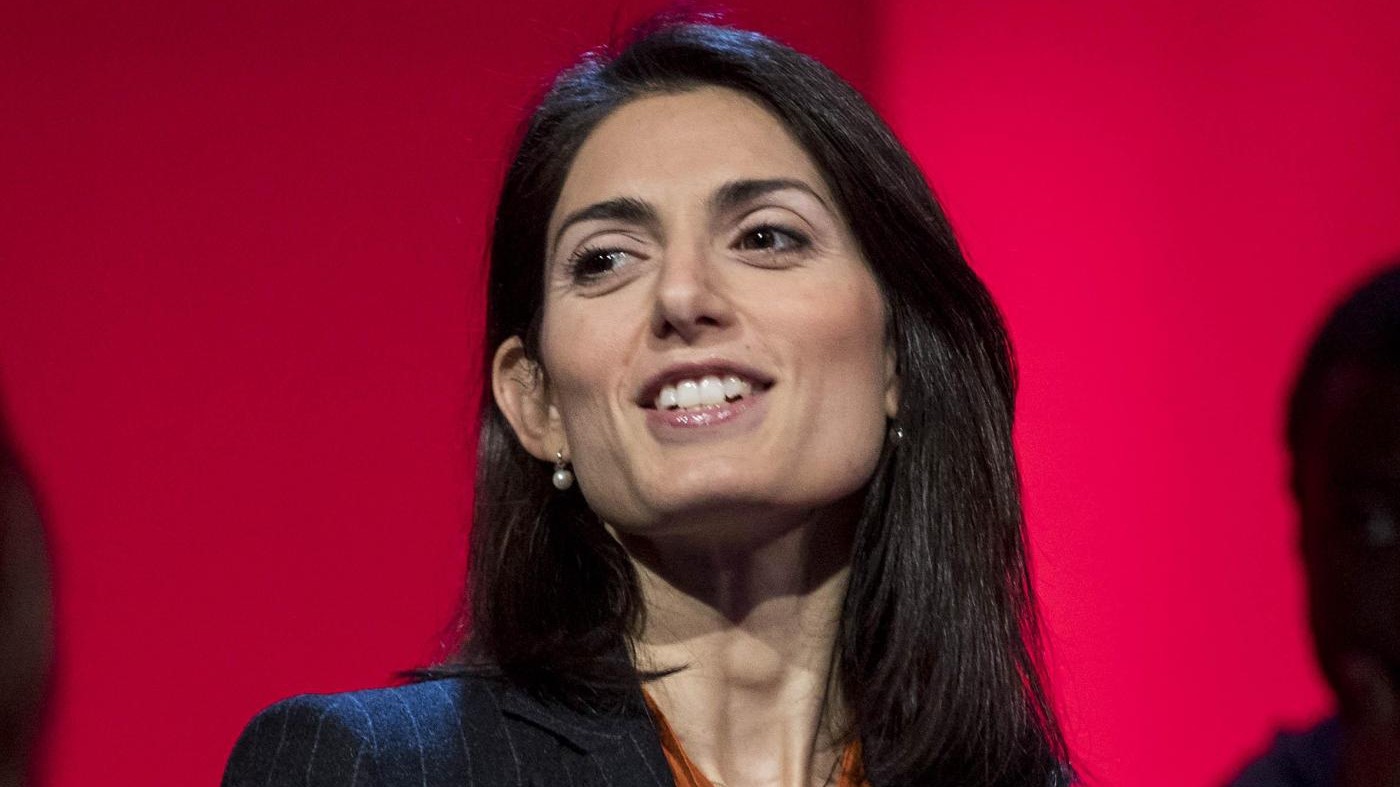 Raggi: Romeo ci ha presentato Marra, M5s non si finanzia con le polizze