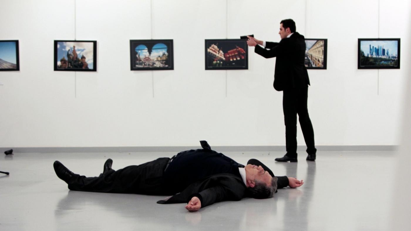 FOTO Ankara, ucciso ambasciatore russo: le immagini dell’agguato