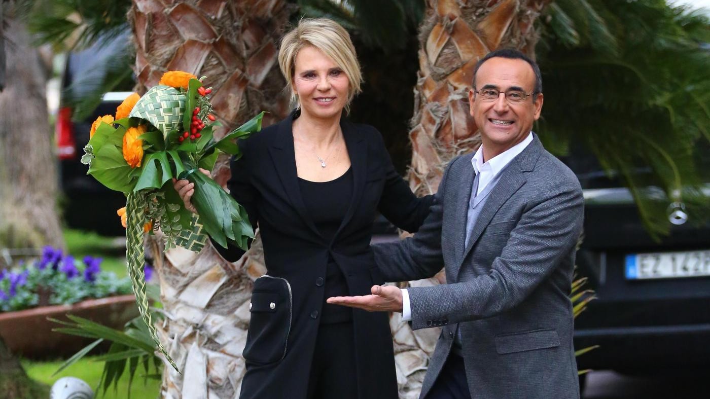 Costanzo: Maria sia se stessa. E Conti: Convinta dopo un caffé