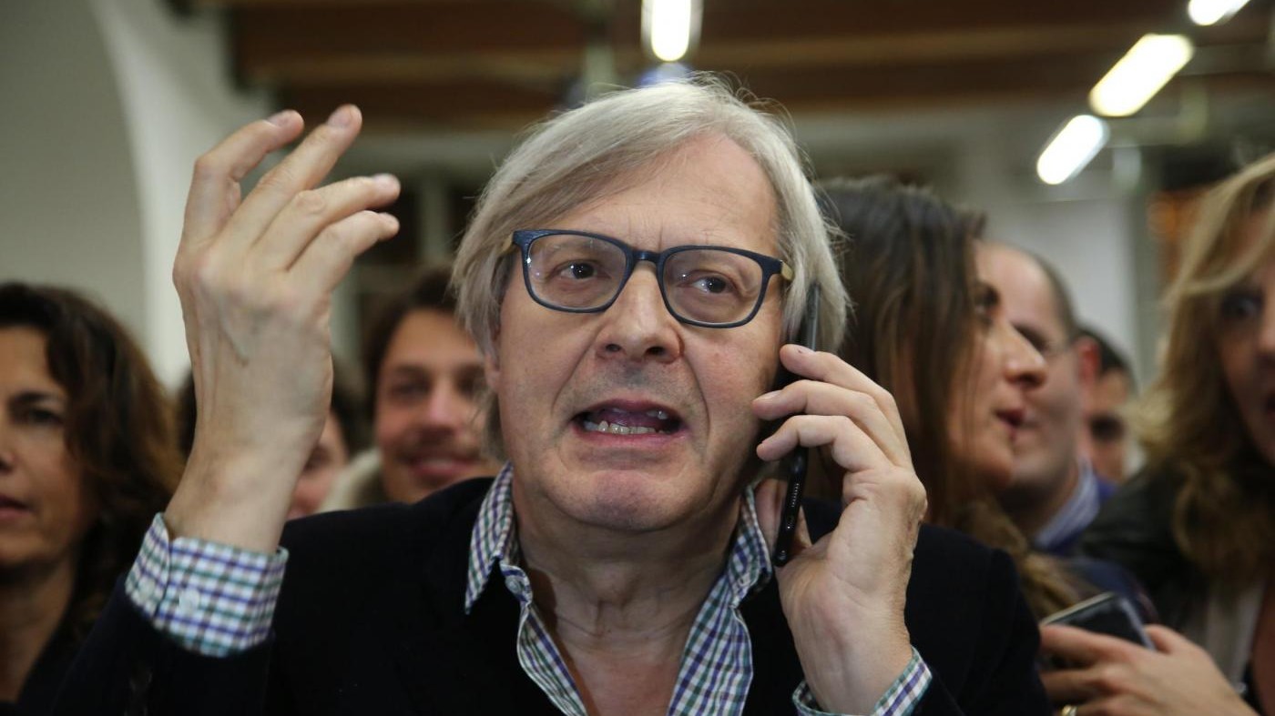 Vittorio Sgarbi inaugura Casa Sanremo Arte