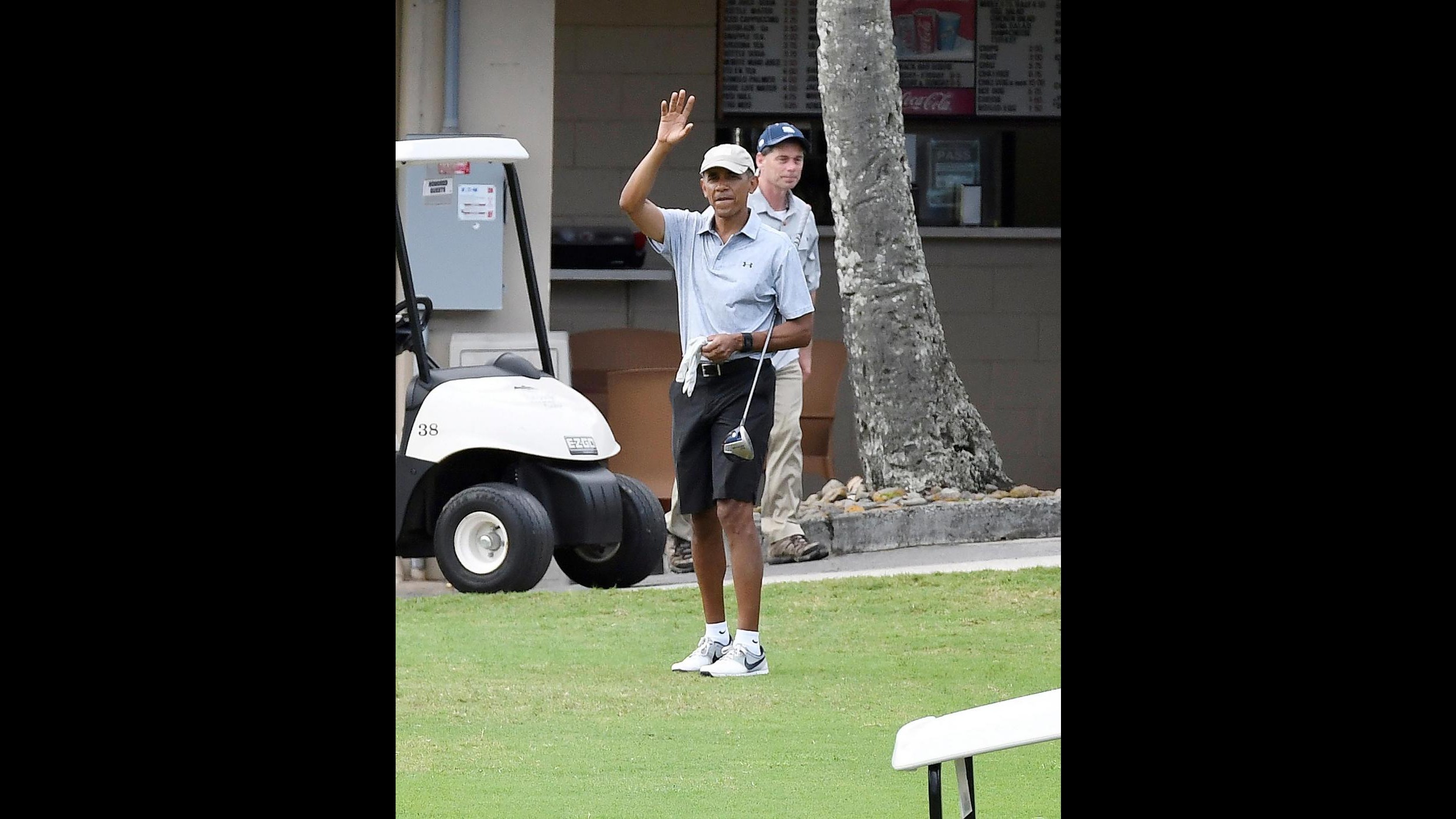FOTO Relax alle Hawaii per Obama sul campo da golf