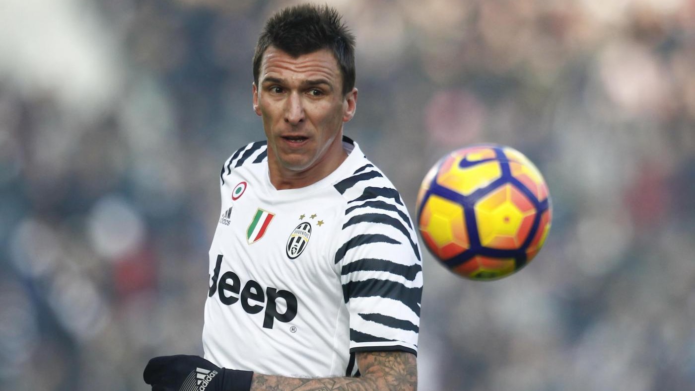 Mandzukic-Higuain: Juve avanti contro il Crotone 0-2 /LIVE
