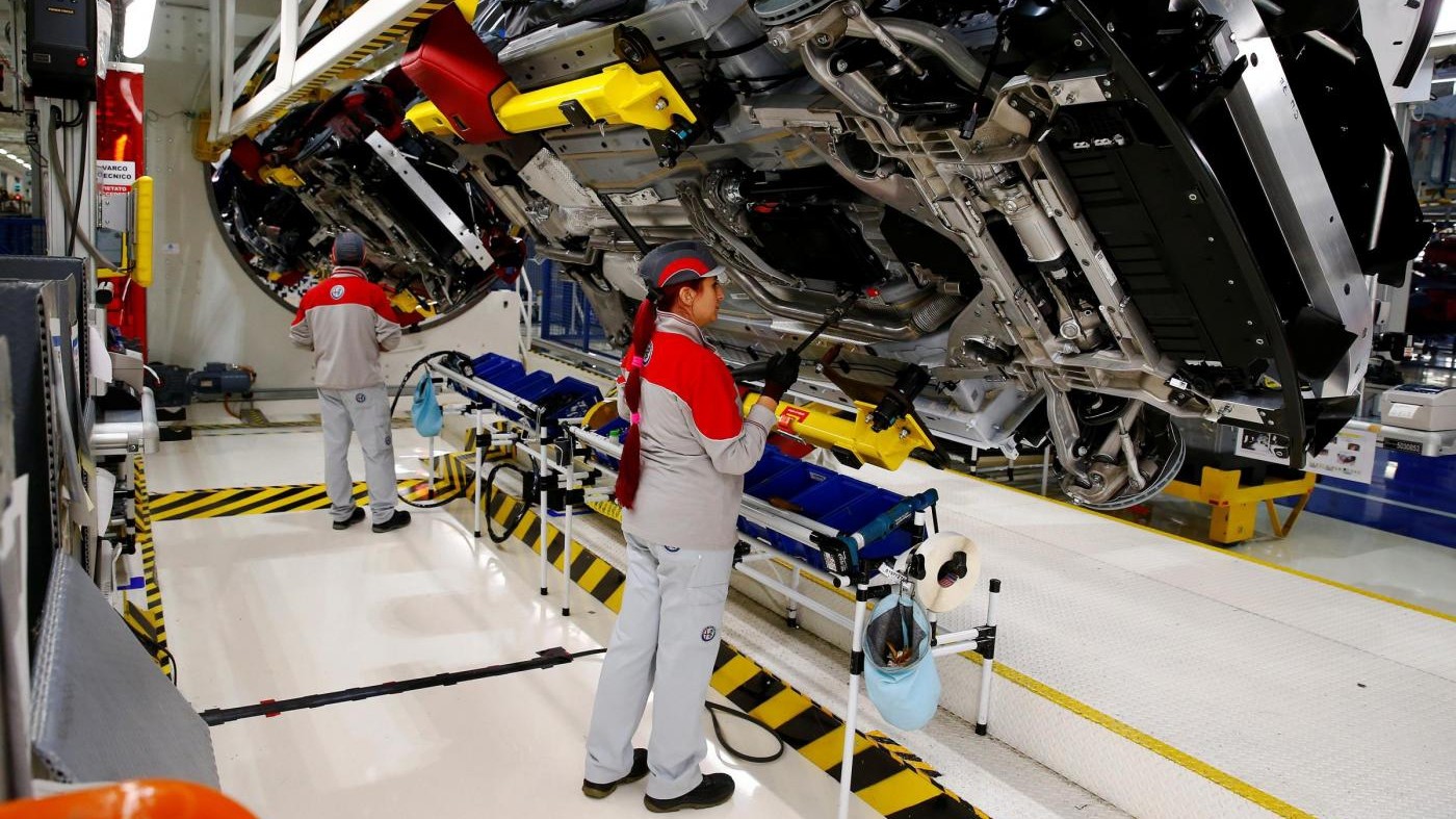 Istat, la produzione industriale nel 2016 cresce dell’1,6%