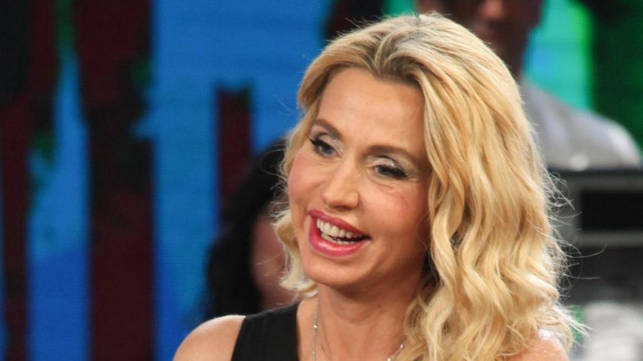 Sanremo, Valeria Marini ospite a Casa del festival stasera