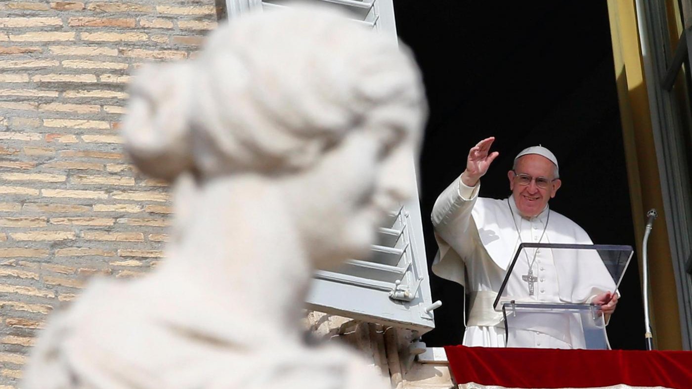 Papa: Adulterio è peccato che inizia nel nostro intimo