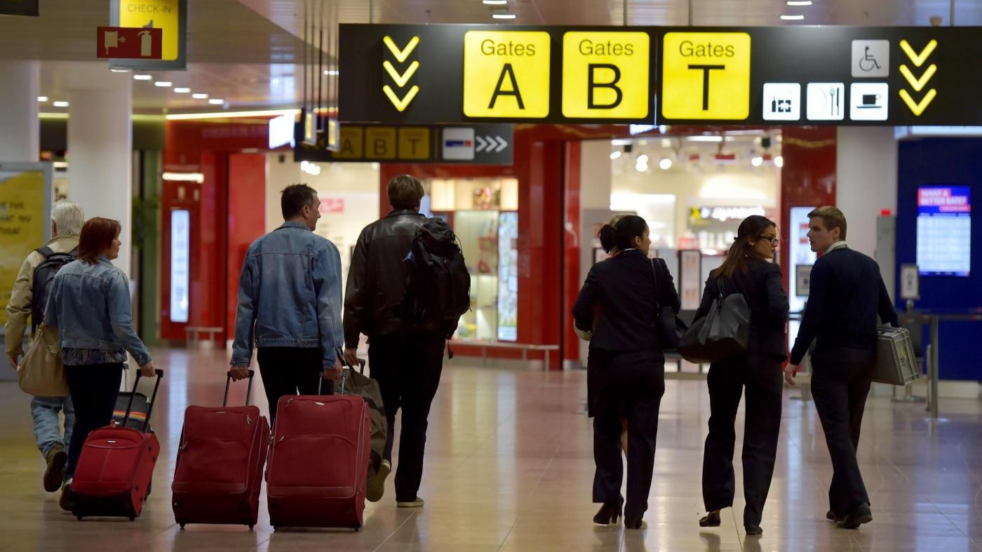Germania, evacuato aeroporto Amburgo: oltre 50 intossicati