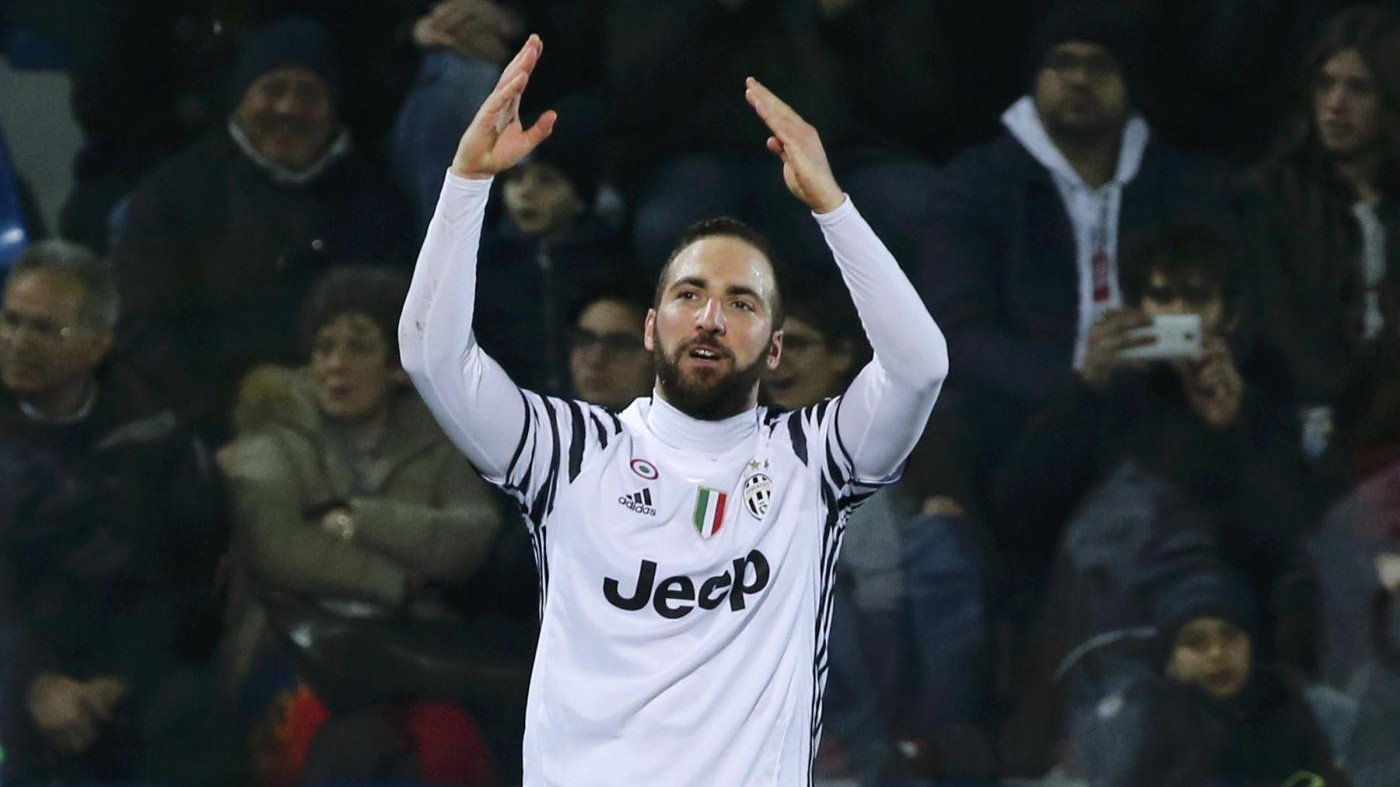 Cagliari-Juventus, grande doppietta di Higuain 0-2 /LIVE