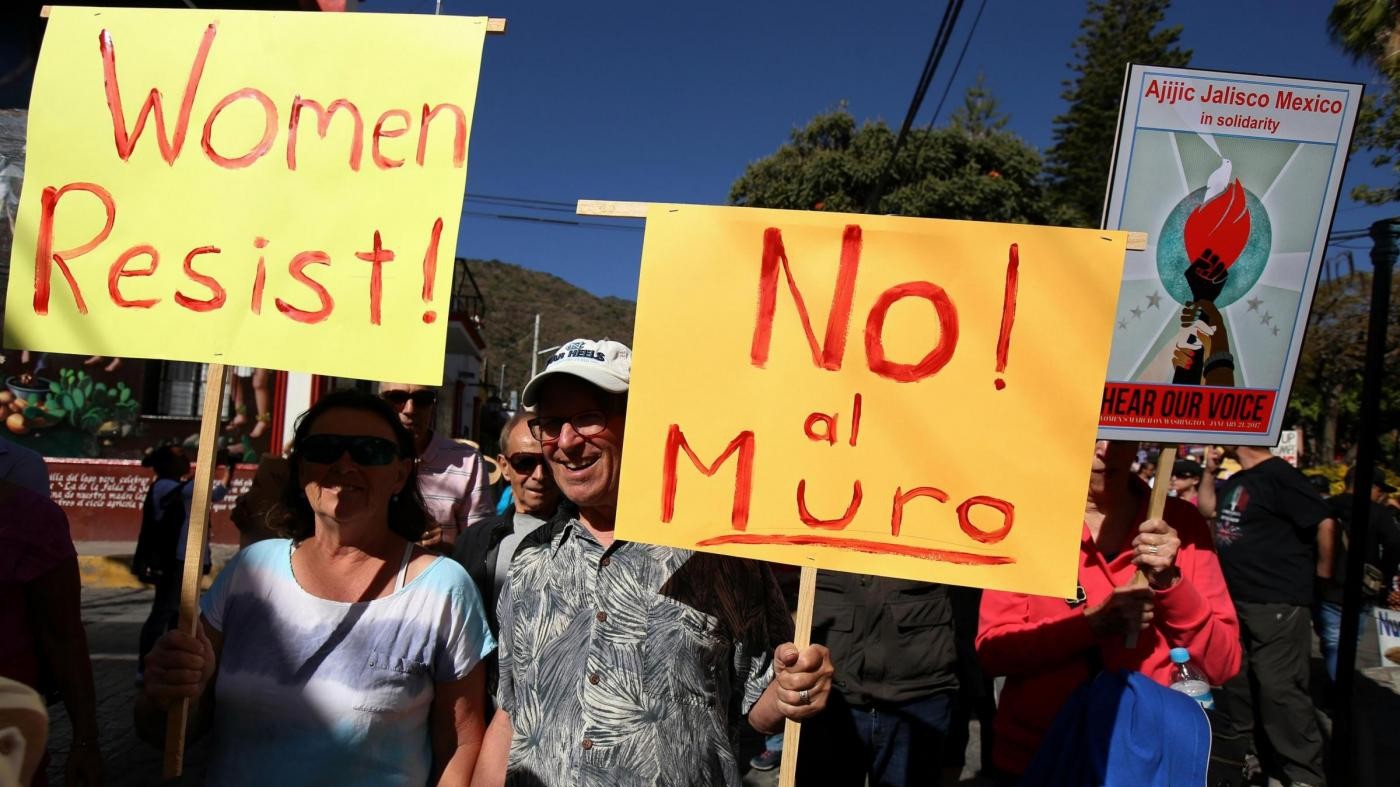In migliaia a marce contro Trump in tutto il Messico