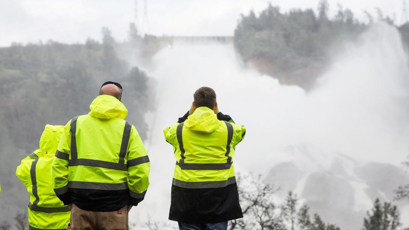 California, diga rischia il collasso: 200mila gli evacuati