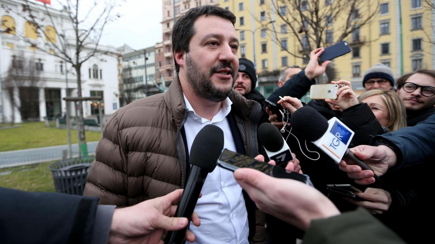 Bologna, Salvini choc: Usare l’insetticida, non sono studenti ma balordi