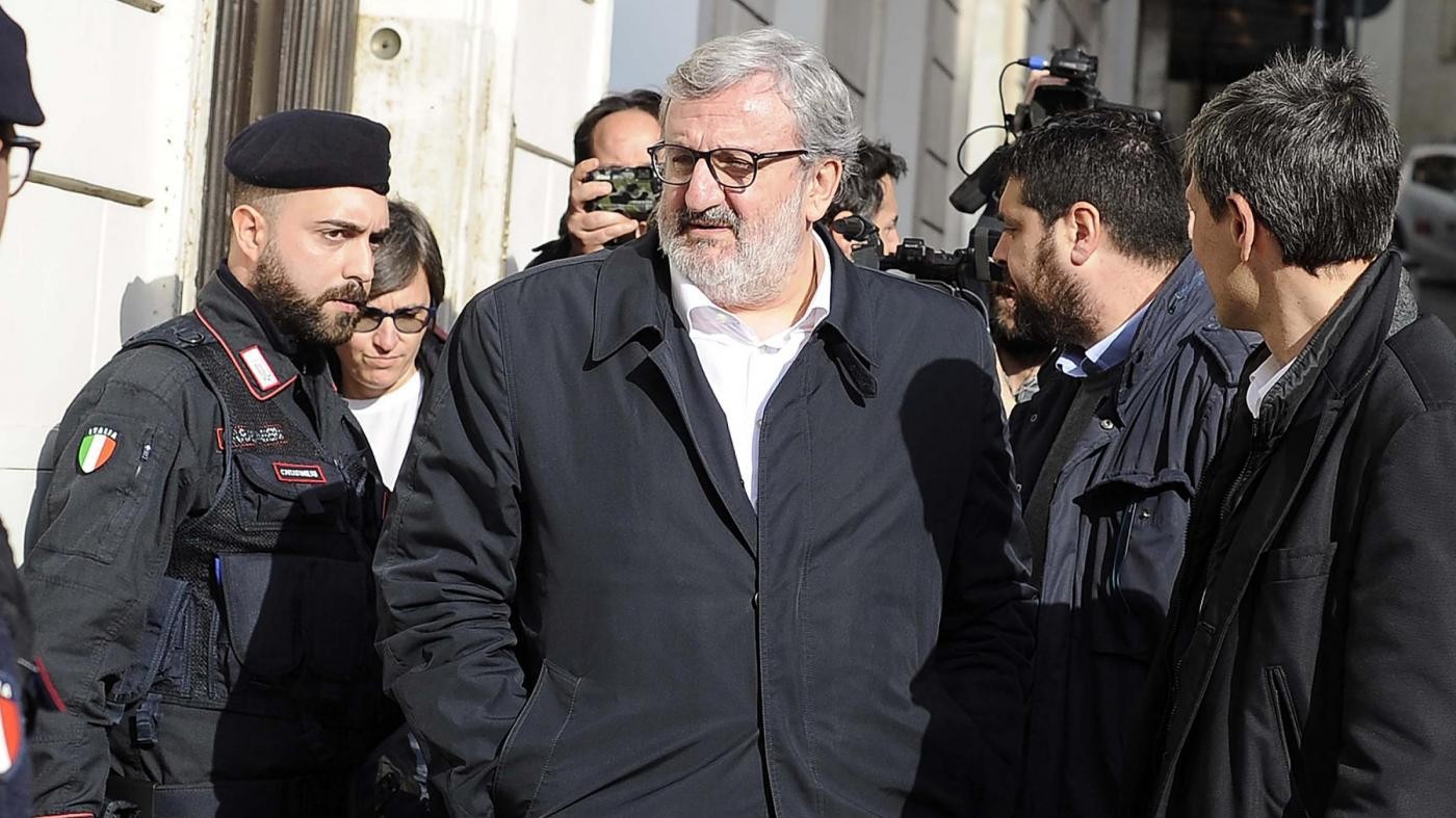 Siparietto Guerini-Emiliano: Ti ho telefonato, non mi hai risposto