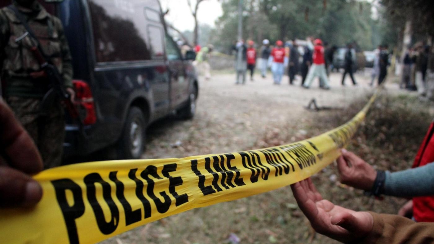 Pakistan, kamikaze in santuario sufi: 72 morti. Isis rivendica