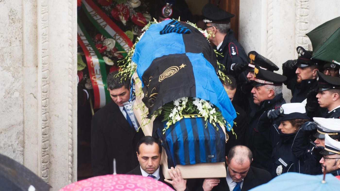 FOTO Rigopiano, a Farindola i funerali di Alessandro Giancaterino