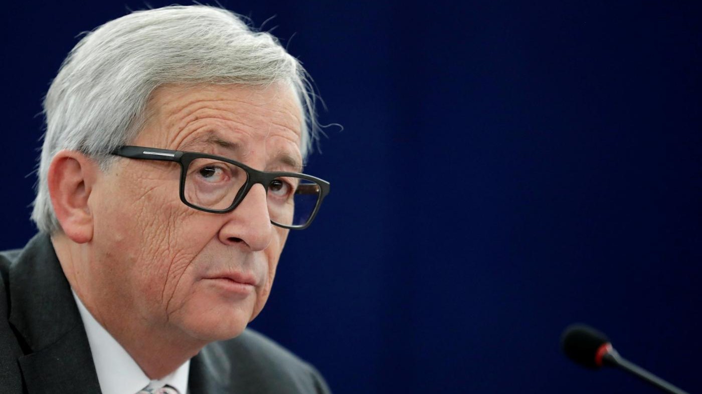 Ue, smentita ipotesi di dimissioni per Juncker