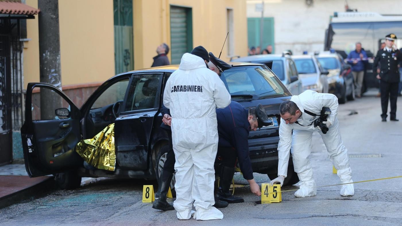 Imprenditore ucciso a Caivano nella sua auto