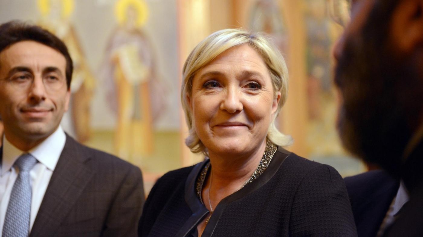 Le Pen rifiuta il velo e cancella incontro con Mufti del Libano