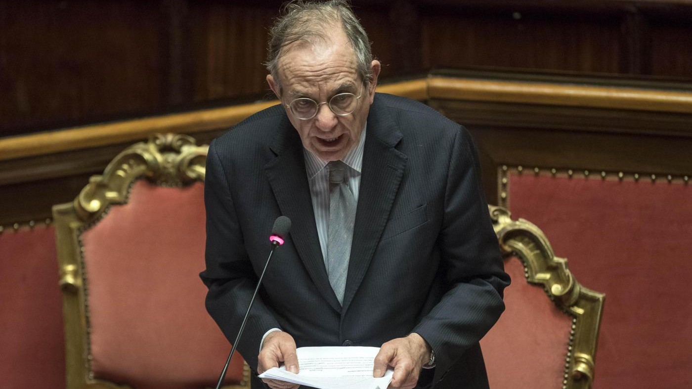 Taxi, Padoan: Aumentare concorrenza ma garantire transizione dolce