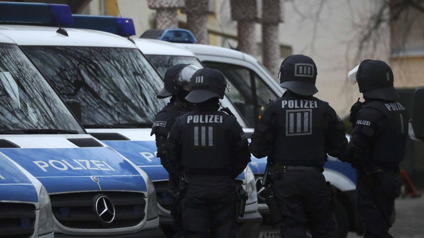 Germania, paura in una scuola: uomo armato nell’edificio