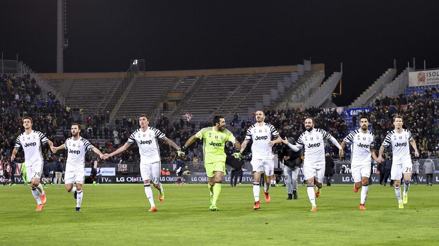 La Juve stende il Cagliari con Higuain