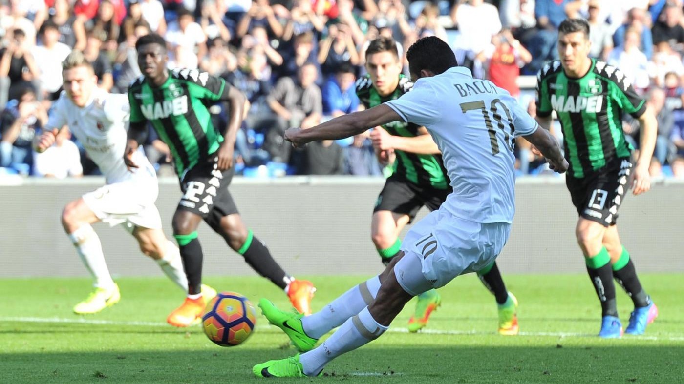 Il Milan supera il Sassuolo con Bacca: continua sogno Europa
