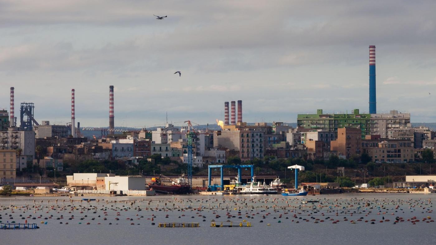 Ilva, firmato accordo su cigs: in cassa 3.300 addetti