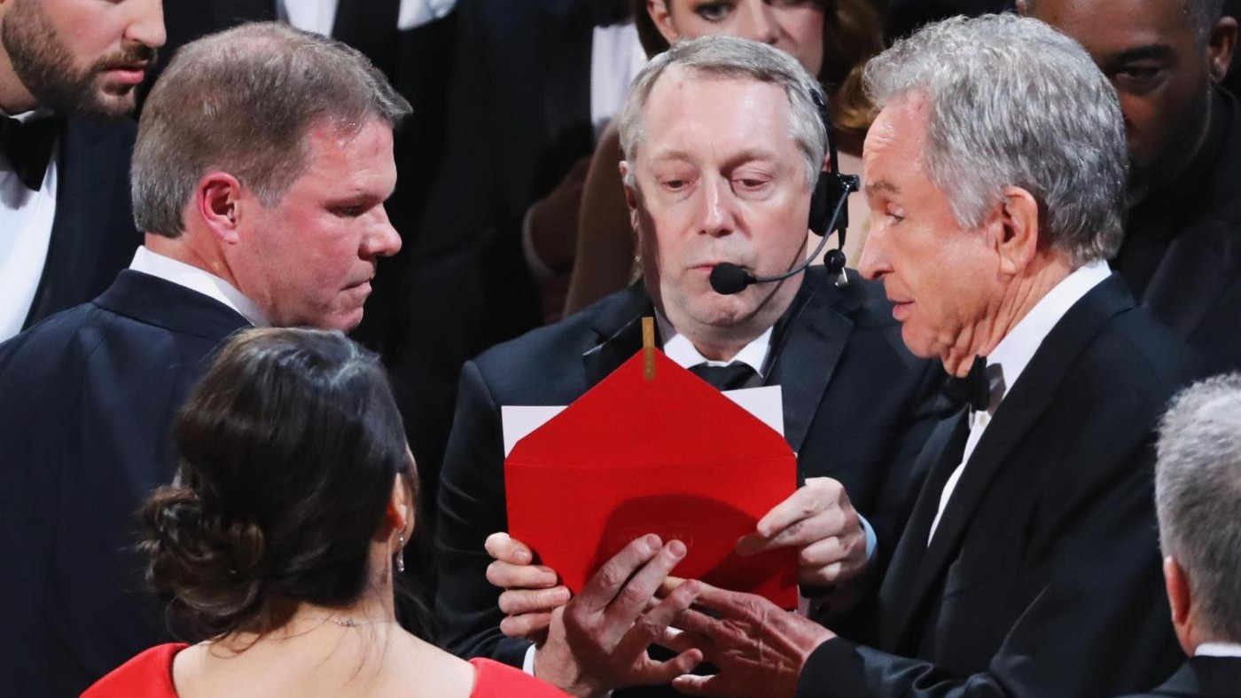 Gaffe Oscar, chi aveva la busta stava twittando su Emma Stone