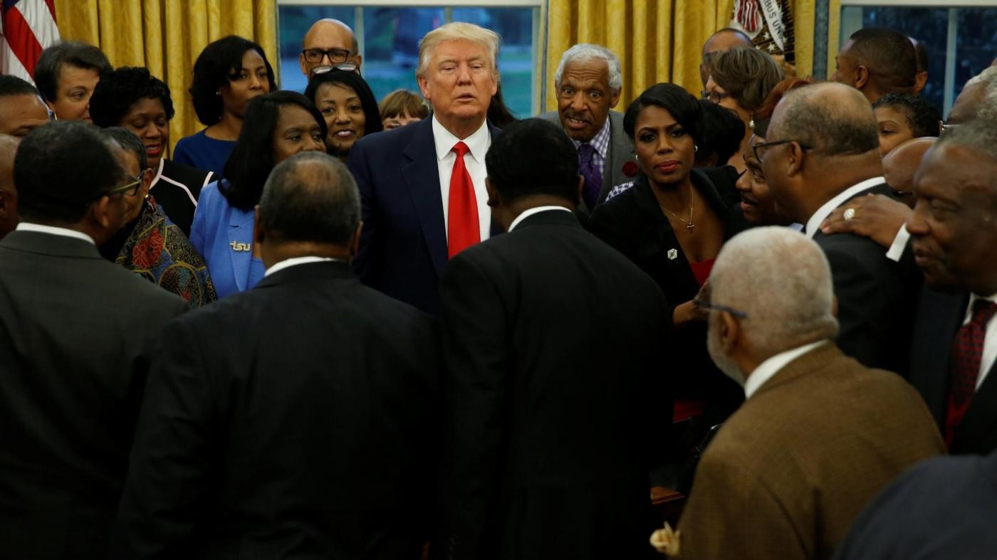 Usa, Trump valuta legge per offrire a immigrati regolarizzazione
