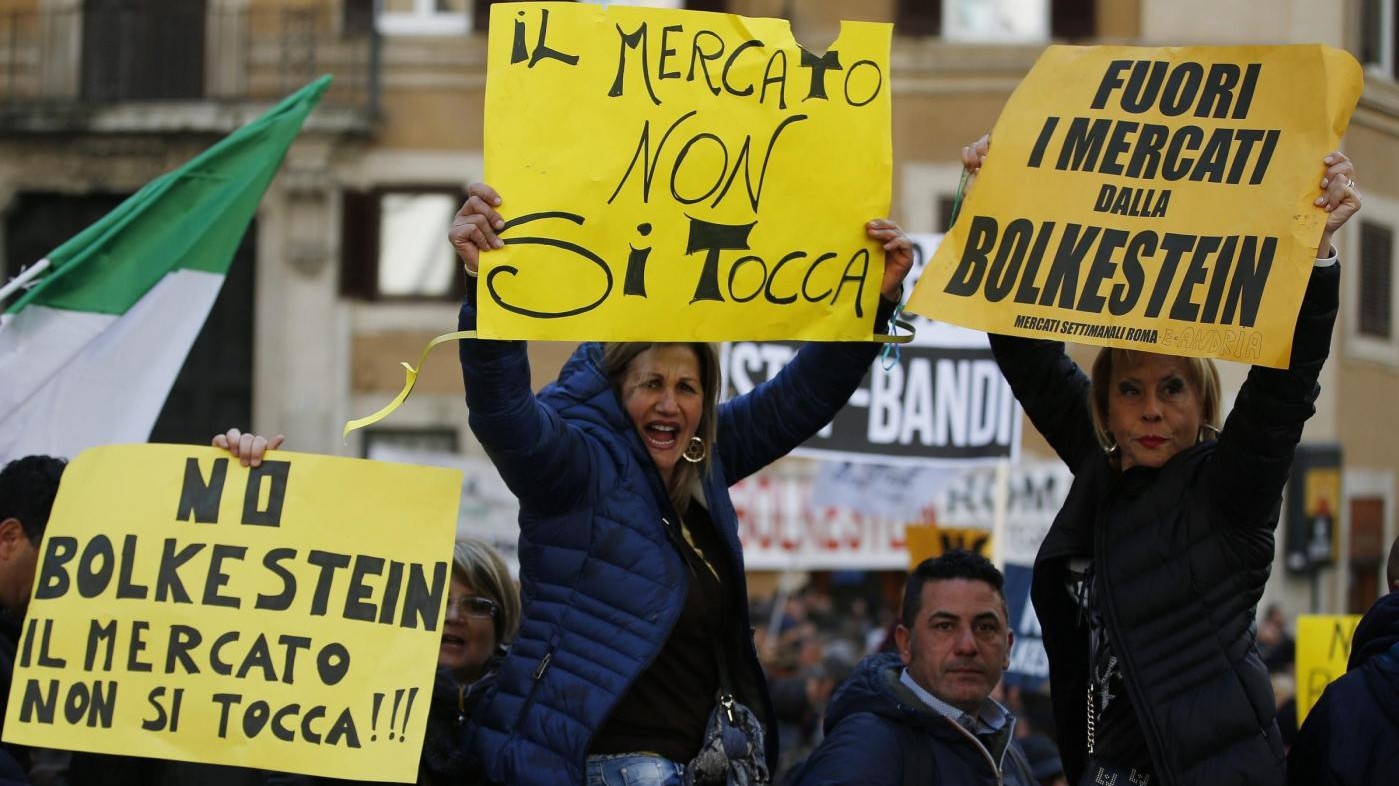 FOTO Protesta anti-Uber, tassisti in piazza a Montecitorio