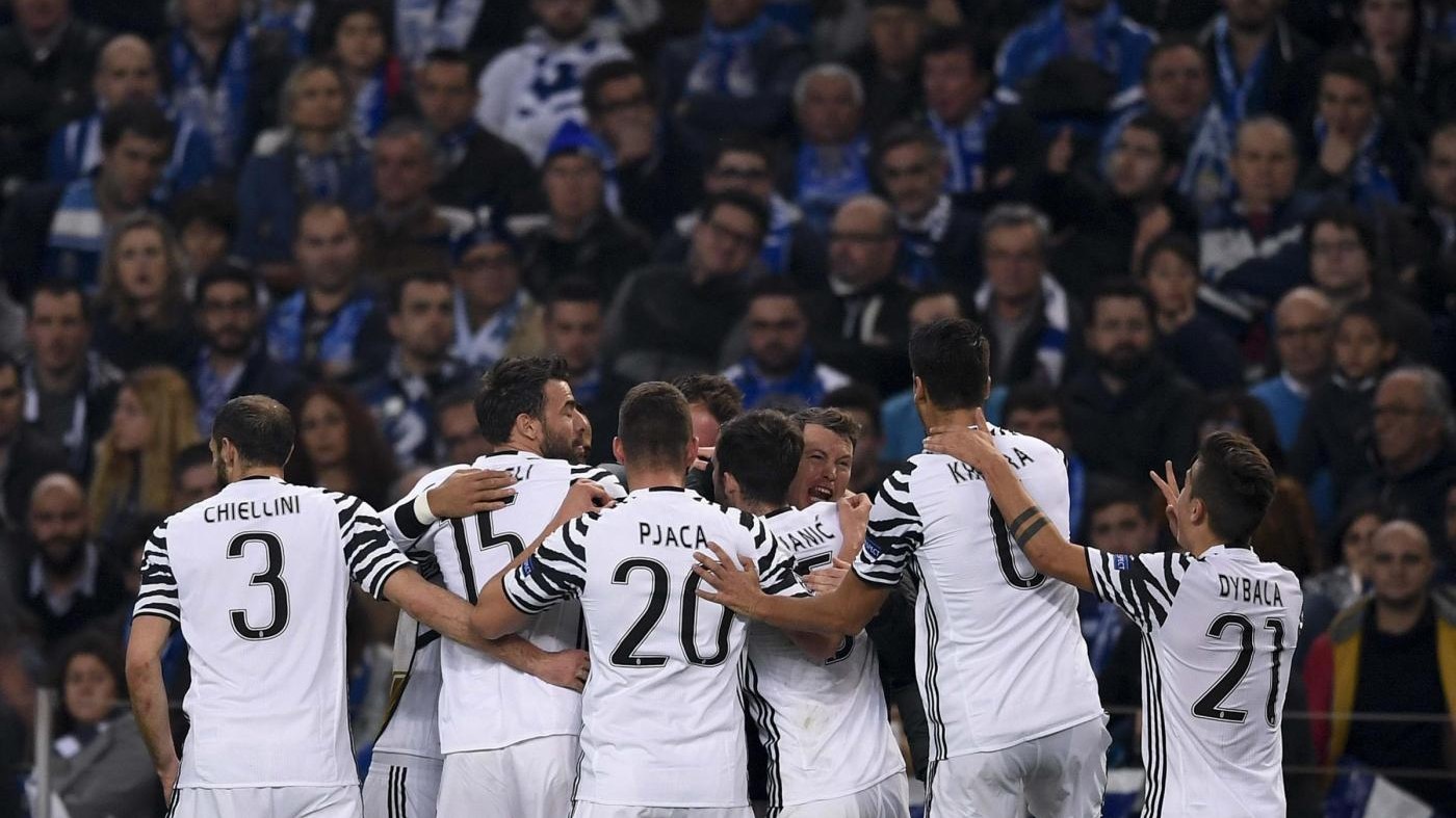 FOTO La Juve affonda il  Porto con Pjaca e Dani Alves