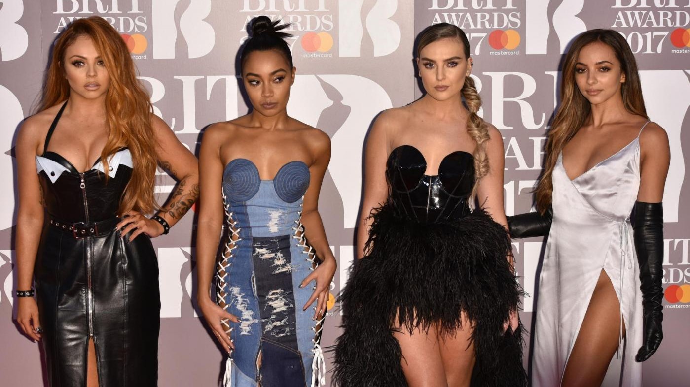 FOTO Spacchi, decori e scollature sexy: i look dei Brit Awards 2017