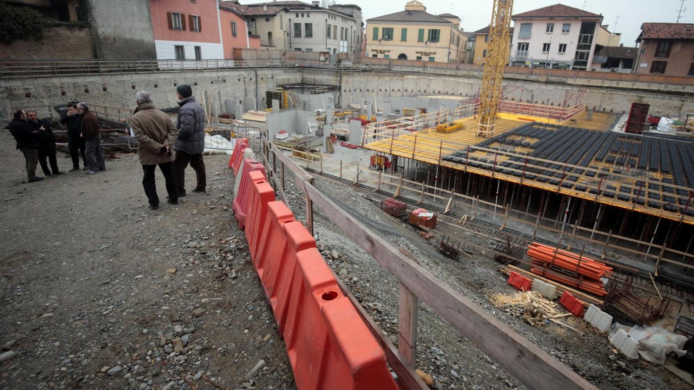Caserta, sequestri per speculazione edilizia: ex sindaco tra 4 indagati